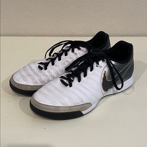 Nike Tempo Kids Indoor Soccer Shoes